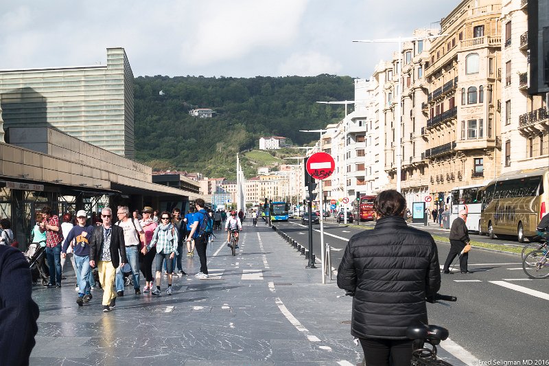 20160601_184119 RX100M3.jpg - San Sebastion. Kursaal Convention center on left